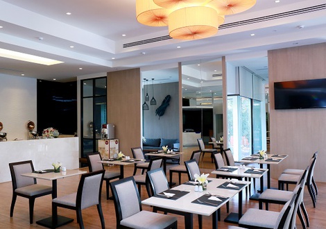 Restaurant  Louis’ Tavern Bangkok